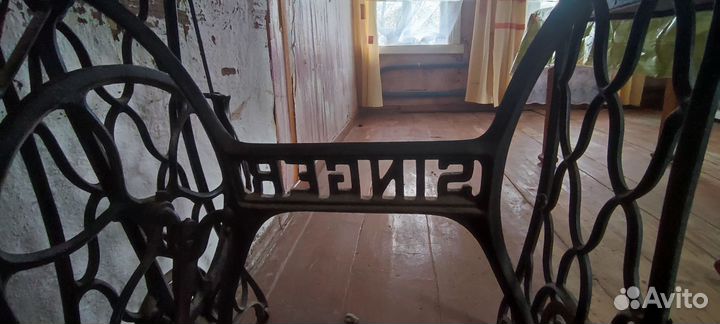 Швейная машина сингер