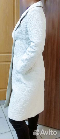 Демисезонный белый классический плащ