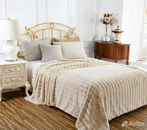 Пледы и покрывало