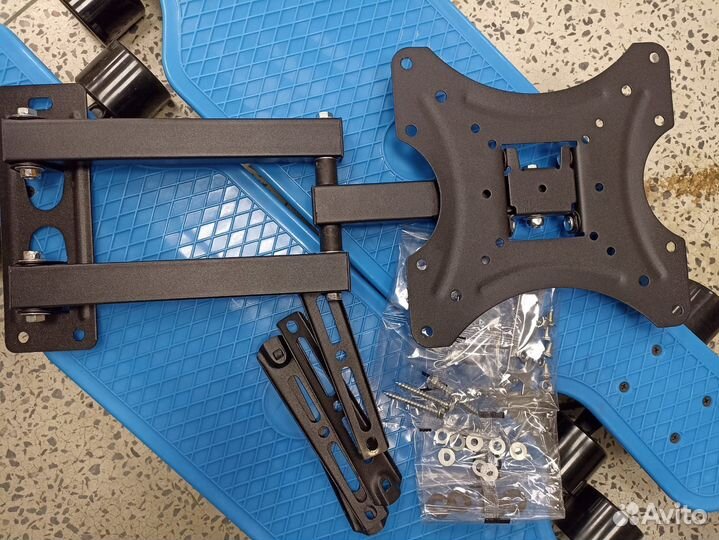 Наклонно-поворотный кронштейн