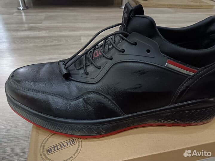 Кроссовки мужские 42 размер