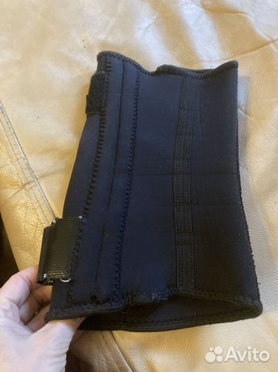 Бандаж-стабилизатор колена Mueller L