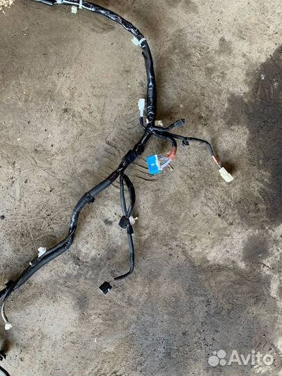 Проводка двери багажника верхней Toyota Land