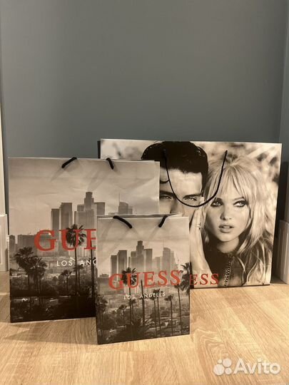 Брендовые пакеты guess