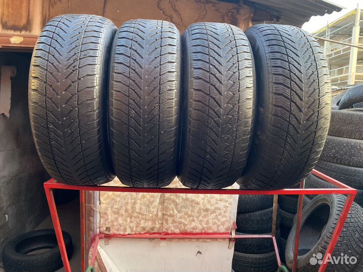 Goodyear UltraGrip+ SUV 245/60 R18 105H