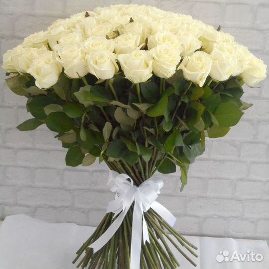 Белые розы Букет роз Корзина роз