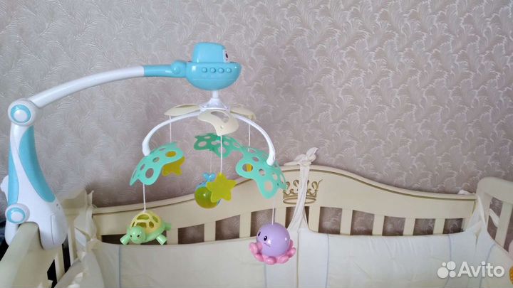 Музыкальный мобиль на кроватку