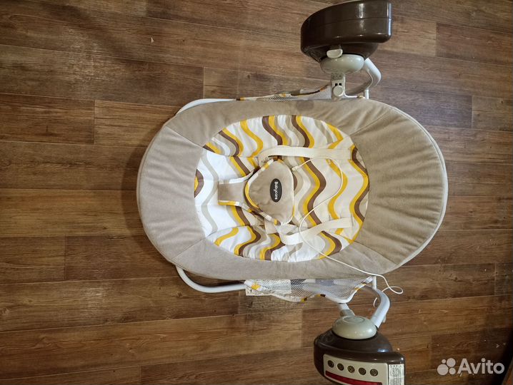 Кресло-качалка со звуковыми эффектами Babycare