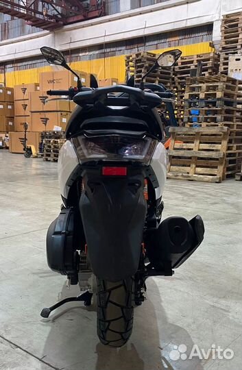 Скутер Vento Max RS