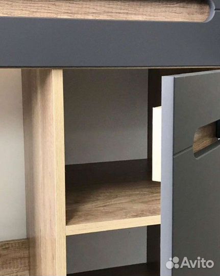 Косметический стол Наоми ст-04 с зеркалом