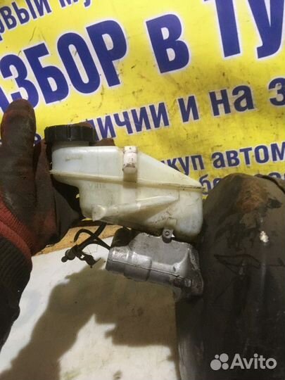 Вакуумник тормозной Toyota Yaris