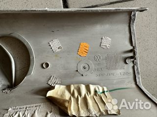 Обшивка стойки правая средняя caravelle 2008