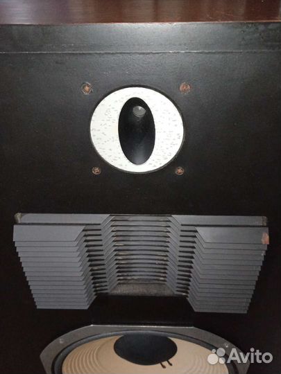 JBL L222A