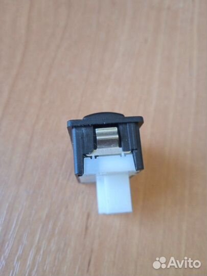 Кнопка открывания багажника Bmw 5 G30 B47D20A 2017