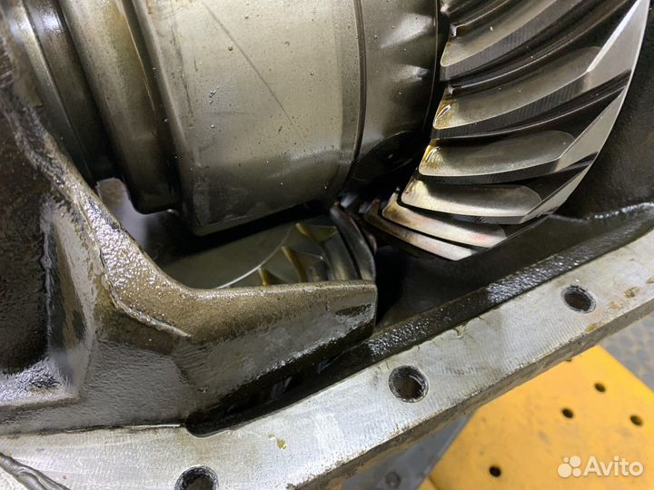 Редуктор среднего моста HD7