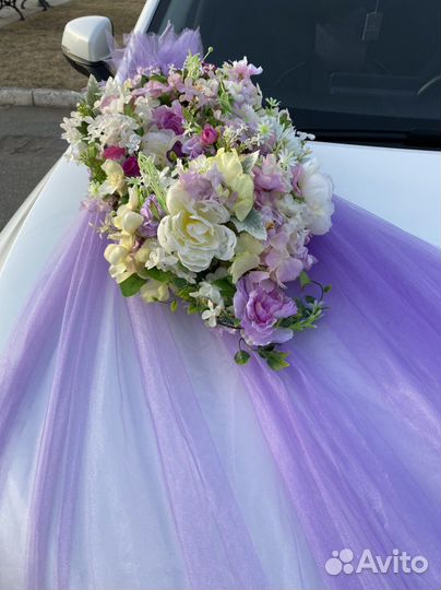 Сиреневые украшения на машину