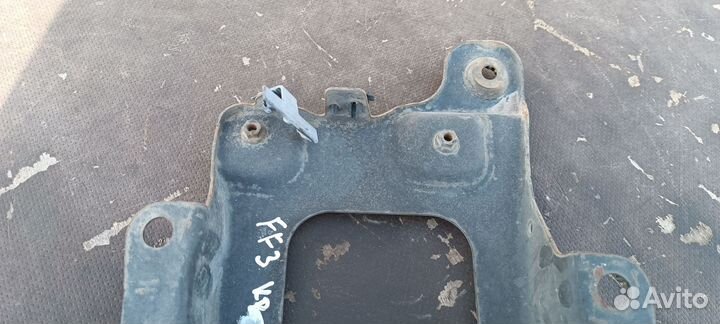 Площадка аккумулятора Форд Фокус 3