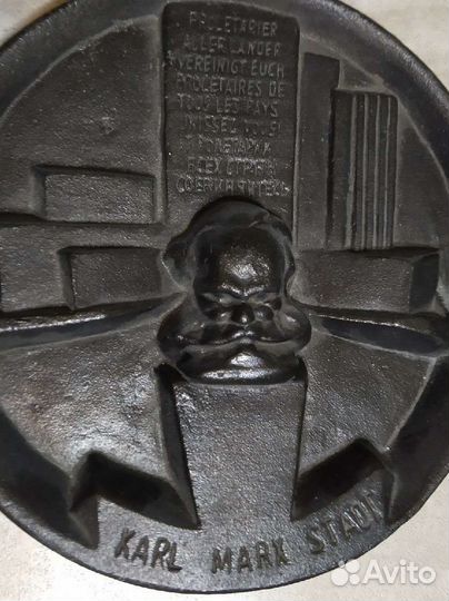 Чугунное литье барельеф Карл Маркс