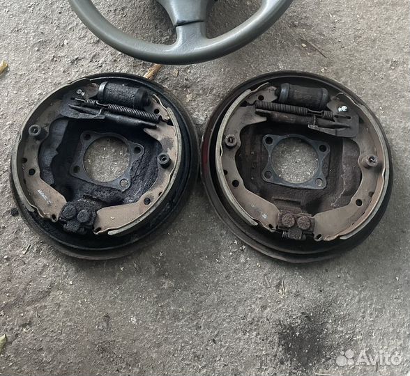 Тормозные щитки galant 8