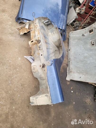 Заднее правое крыло на Пежо 206