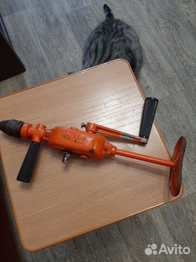 Дрель ручная розовая