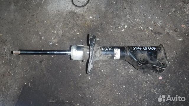 Амортизатор передний правый Honda Civic 4D viii 2