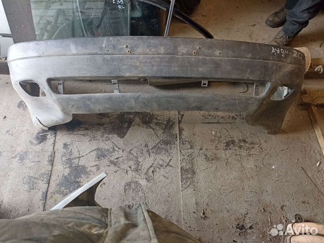 Задний бампер Audi 80