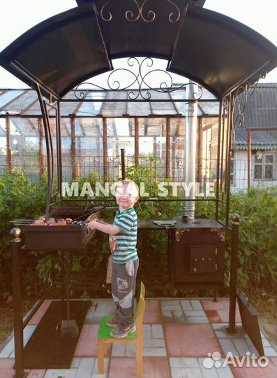 Мангал с крышей