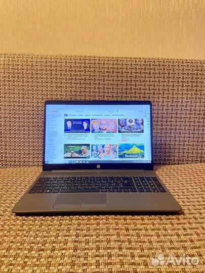 Мощный Ryzen 3, SSD, 8GB, Vega 3 в идеале