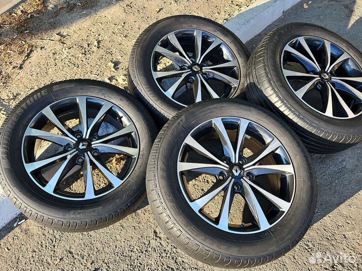 Оригинальные диски с шинами на Рено Аркана R17