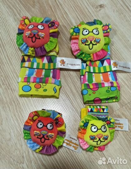 Погремушки носочки и браслеты