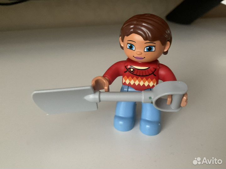 Lego duplo 2 набора Семья на отдыхе и Магазин