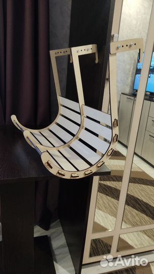 Подвесная лежанка для кошек на батарею