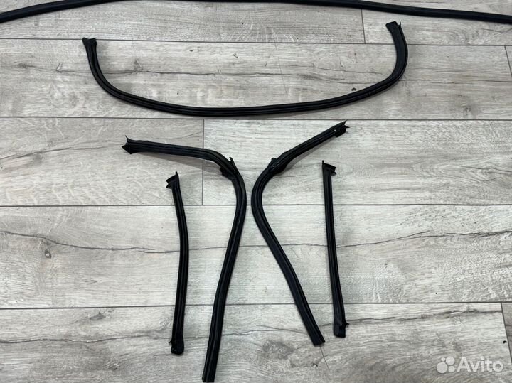 Уплотнители капота Bmw e46