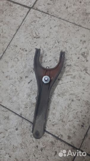 Вилка выжимного подшипника королла е150