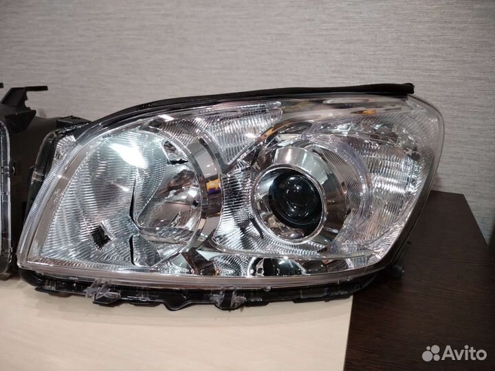 Фары на toyota rav 4