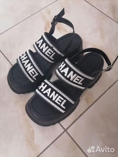 Босоножки женские