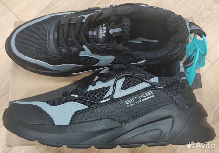 Новые кроссовки Erke (40 RU)