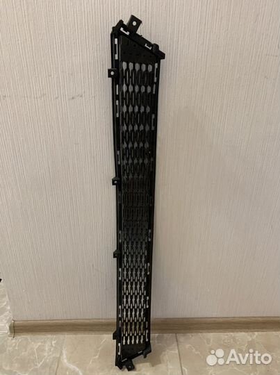 Нижняя решетка бампера