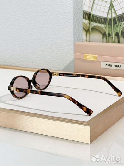 Солнцезащитные очки miu miu. Премиум