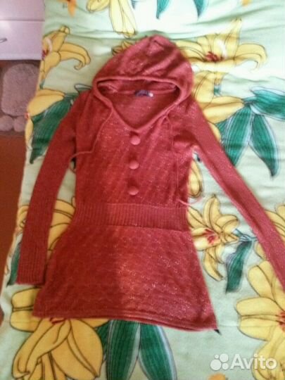 Кофта с капюшоном,46р
