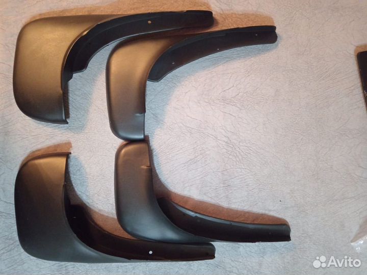 Брызговики Toyota Platz 99-02г