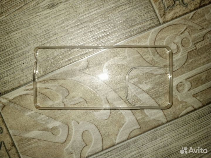 Чехлы на телефон