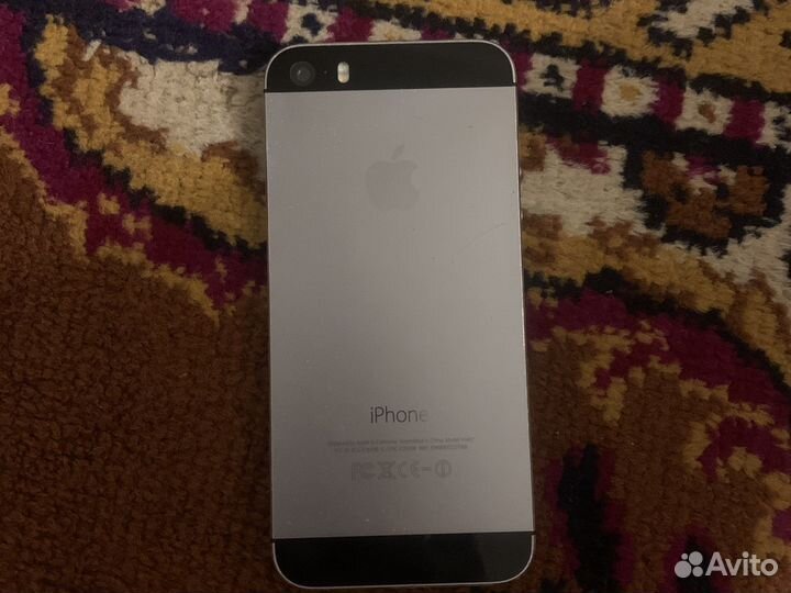 Телефон iPhone 5s