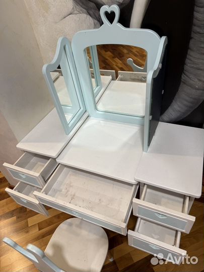 Туалетный столик с зеркалом детский