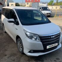 Toyota Noah 1.8 CVT, 2014, 285 000 км, с пробегом, цена 1 640 000 руб.