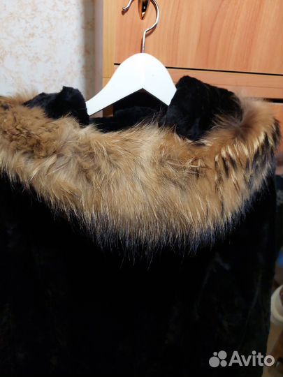 Шуба мутоновая с капюшоном 52