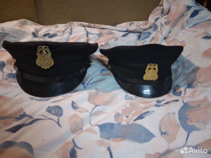 2 фуражки.57 и 59 размер