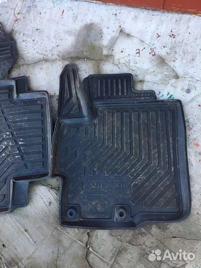 Продам коврики на оутлэндер