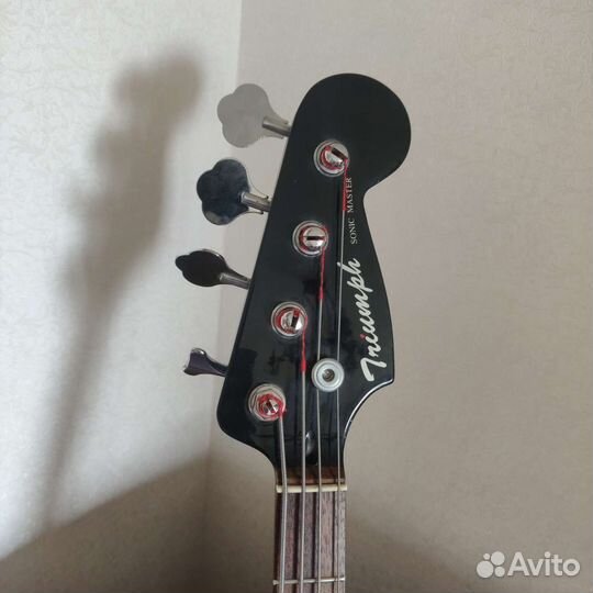 Triumph Jazz Bass Бас Гитара